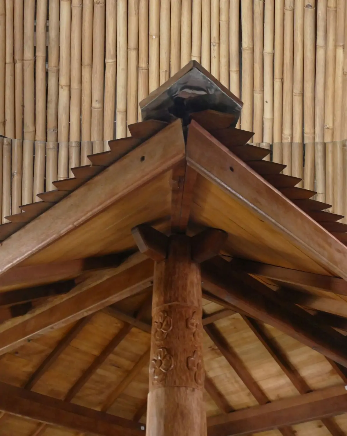  Product image 7 of the product “Gazebo 420x414x410cm Model1, only in Bankirai, with a fence on three sides. ”